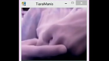 Gadis Berjilbab Tiaramanis Menggoda Di Warnet 1 Camfrog Indonesia