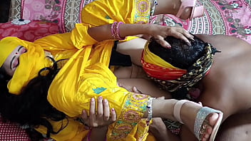 गर्म देशी भाभी के साथ मचाते हुए अश्लील बातें और चीख़ें – हिंदी ऑडियो