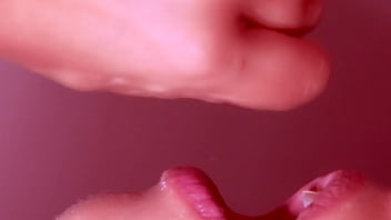 Ibu Tiri Suka Dipijat Dengan Cara Yang Menggairahkan
