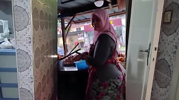 Ibu Rumah Tangga Muslim Indonesia Bergairah Dan Montok