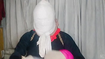 Gadis Berhijab Yang Terikat Dan Menggoda