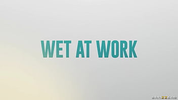 Basah Dan Menggoda Di Kantor, Blake Blossom Tak Tahan Rasa Sange