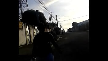 Tongkat Bergoyang Menggoda