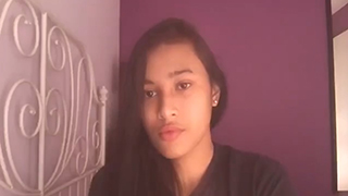 Gadis Kampus Cantik Dengan Wajah Genit Yang Menggoda