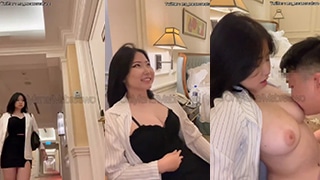 Pagi-pagi, Miss Breewales Si Amoy Kesayangan Sudah Kugoyang Di Kamar Hotel.