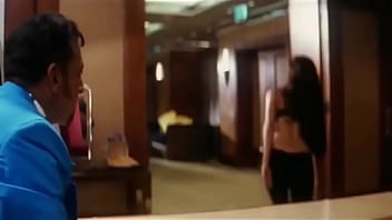Gadis India Seksi Merayu Dengan Gaya Kupu-kupu Yang Menggoda