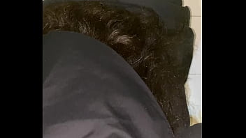 Mekanik Arab Berhijab Yang Seksi Digoyang Hingga Meraung Di Kamar Mandi Kantor