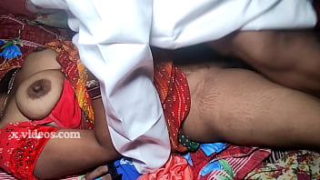 भारतीय देसी बीबी की रसीली चुदाई, हिंदी में गर्मागरम आवाज़ के साथ