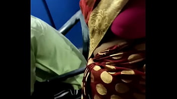 Mata-mata Ibu Desi Yang Menggoda