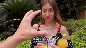 Gadis Rusia Mungil Dihardik Gagang Ganas Kekasih Spanyol Yang Bergairah