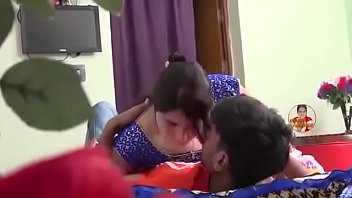 Panasnya Ranjang Pavan Dan Rinku: Adegan Mesra Yang Membara