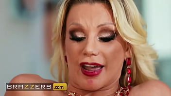 Kulit Dan Pantat Bergelombang Brittany Andrews / Brazzers / Masukkan Kode Xvpromo Untuk Diskon Di Situs Resmi