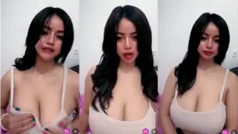 Belahan Payudara Besar Yang Menggoda Dan Menggila