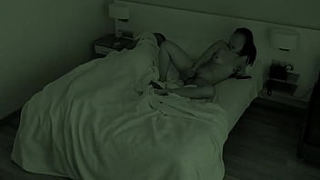 Istri Selingkuh Meremas Sendiri Sambil Nonton Film Panas Di Samping Suami Yang Tidur. Hampir Ketahuan!