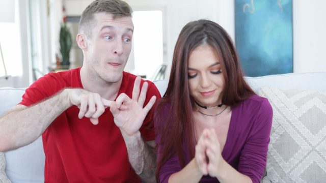 Kesulitan Matematika Sang Jagoan: Ava Haze Datang Bantu Dengan Cara Yang Panas Dan Menggoda