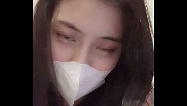 Streaming Sensasi Asia: Gadis Manis Menggoda Di Live Pertama
