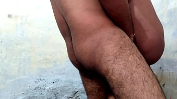 मोटी गांड वाली लड़की की गांड को जमकर चोदकर सूजा दिया हिंदी आवाज में