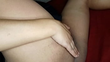 Adik Tiriku Yang Nakal: Masturbasi Hindi Yang Menggoda