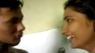 Pasangan Mahasiswa India Bercinta Di Kamar Mandi Dengan Video Panas