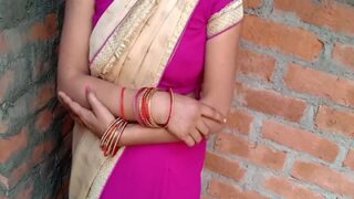 Seorang Pria Nakal Menggoyang Tetangganya Yang Seksi Dalam Adegan Panas Bergaya Telugu