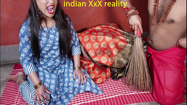 Desi Maa Ka Uchhalta Hua Mast Ang
