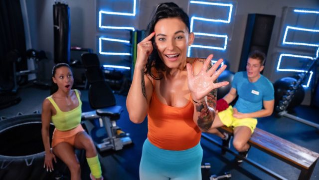 Pesta Tiga Seks Di Gym: Dua Cewek Hot Dan Kontol Besar