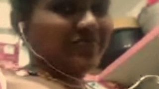 Video Call Panas Dengan Gadis Desi Yang Berani Pamer Payudara