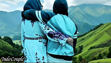 Istri Berjilbab Nakal Selingkuh Di Ranjang Saat Suami Asyik Liburan Di Bali Bersama Selingkuhannya, Sampai Puas Menelan Cairan Lelaki Hidung Belang.