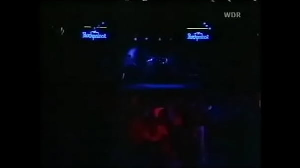 Tangisan Nafsu – Penampilan Panas Di Panggung 1983