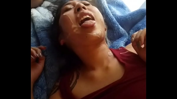 Gadis Asia Dipenuhi Cairan Panas Dari Pria Kulit Hitam