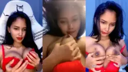 Jilatin Payudara Sendiri Yang Coklat Manis Dan Menggoda