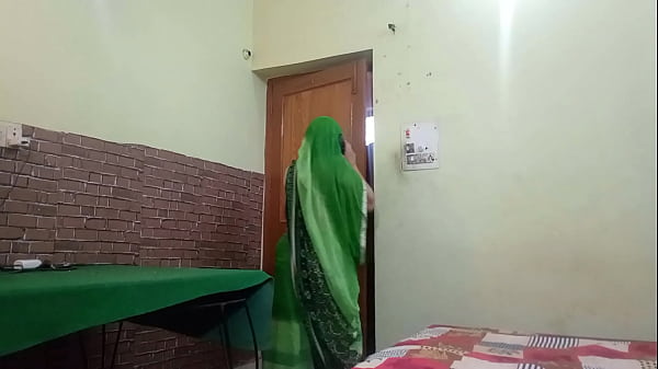 Goyangan Liar Kurir India Dalam Adegan Panas Xxx Berbahasa Hindi