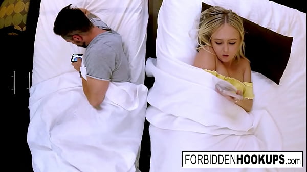 Gadis Seksi Berahi Menggoda Dan Bercinta Panas Dengan Saudara Tiri Terlarang!