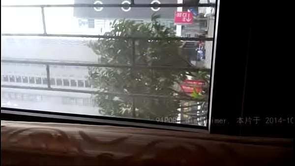 浩哥在饭桌上把闺蜜给办了