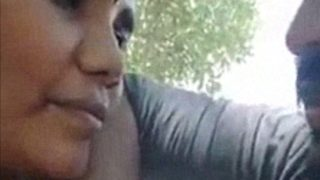 Eksekutif It Tamil Ngentot Mulut Pacar Di Taman