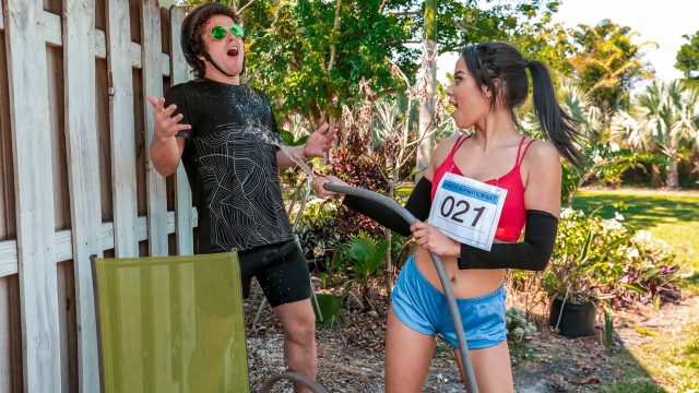 Maya Bijou Dibimbing Pelatih Robby Echo Untuk Tantangan Fisik Yang Menggoda