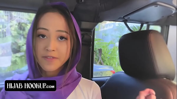 Alexia Anders, Gadis Muslim Yang Diam-diam Memboyong Kekasihnya Untuk Kenikmatan Terlarang Dan Ketahuan Ayah