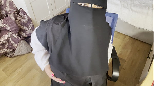 Wanita Turki Bermata Indah Pakai Hijab, Ngentot Pakai Pantyhose Sambil Ngocok Memek Basah.