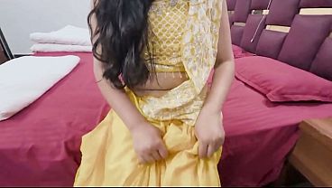 Bhabhi Bas Gili Chut Se Hi Mita Pati Hai Devar Ka Gussa