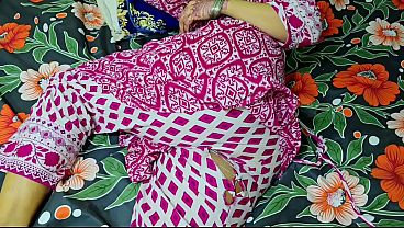 Ibu Tiri Celananya Sobek, Kontol Anak Tiri Nusuk Memek Sambil Goyang Pantat Bulat.