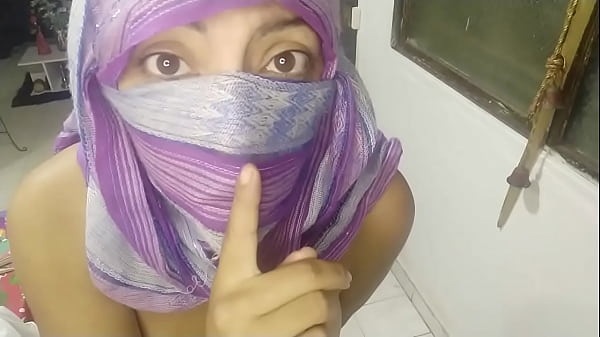 Milf Arab Berhijab Niqab Menggairahkan Masturbasi Hingga Muncrat Di Live Webcam