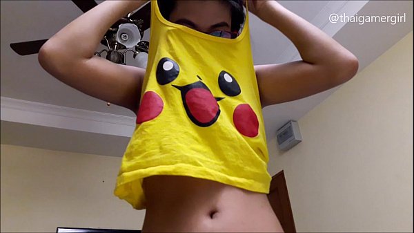 Cewek Asia Abg Colmekan Nanya ‘gimana Loe Mau Ngewein Gue?’, Lalu Buka Baju Sampe Bugil.