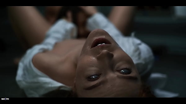 Alien Parasit Pengendali Pikiran Vs Gadis-gadis Seksi Yang Menggoda