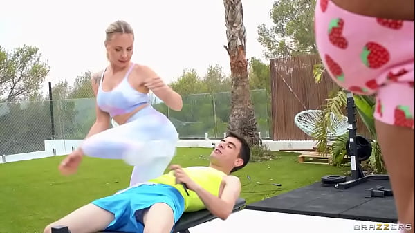Angie Lynx Menggoyang Pantat Gila Di Brazzers Butt Lift Part 2: La Paisita Oficial, Masuk Kode Xvpromo Untuk Diskon Panas!