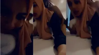 Cewek Hijab Crot Doggy Di Hotel, Makin Dalem Makin Basah.