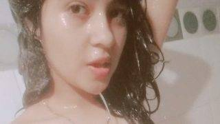 Cewek India Basah Kuyup Di Kamar Mandi, Foto Bugil Bocor, Siap Digoyang