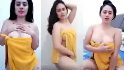Kimaya Agata Bugil Cuma Pakai Handuk Kuning, Bikin Ngaceng Lihat Lekuk Tubuh Basahnya.