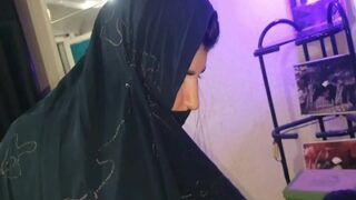 Tonton Video Mesra Bangladesh: Pria Sama Pembantu Hijabnya, Adegan Panas Bikin Malu