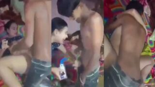Tonton Video Mesum Desi Kakak Adik Tiri Ngewek Pakai Minyak Kelapa
