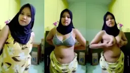 Ukhti Bikin Video Panas, Remes-remes Toket Sampe Basah.